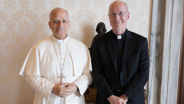 Padre Martin dopo aver incontrato Papa Leone XIV: "Stessa apertura di Francesco per i cattolici LGBTQIA+" - Padre Martin dopo aver incontrato Papa Leone XIV - Gay.it