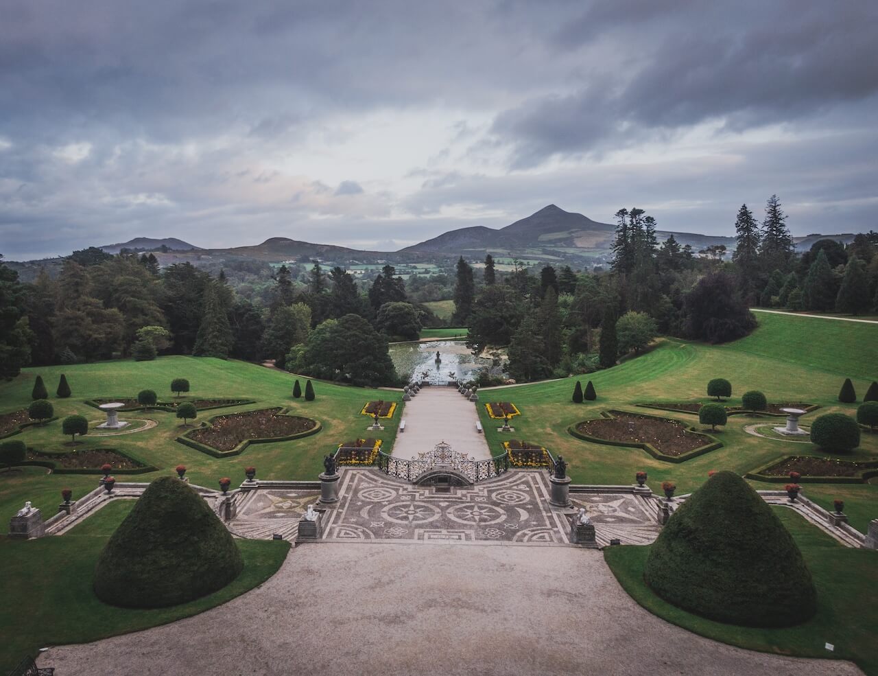 Mercoledi 2, dove é stata girata la serie? - Powerscourt House and Gardens Co Wicklow master - Gay.it