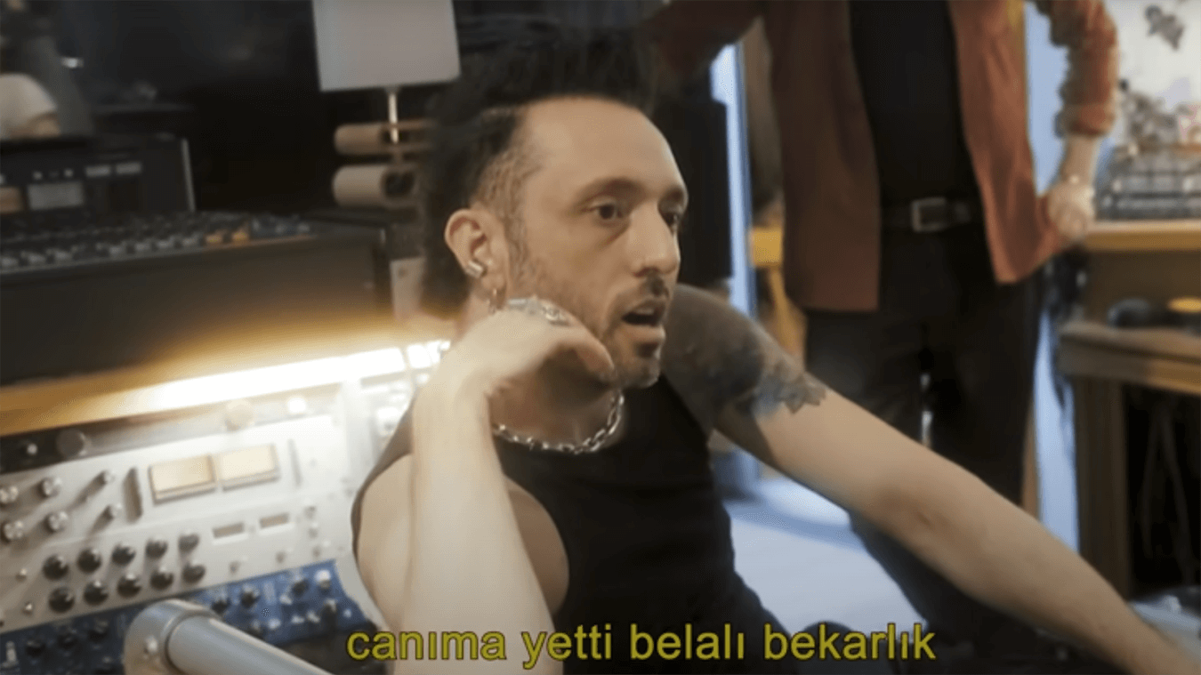 Cancellata dalle piattaforme di streaming e indagato l'artista.