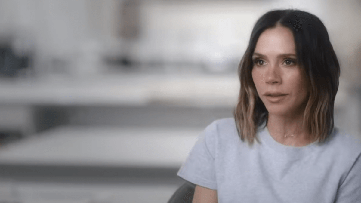 Victoria Beckham, da Spice Girl a stilista. Arriva la docuserie Netflix. Il trailer