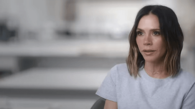 Victoria Beckham, da Spice Girl a stilista. Arriva la docuserie Netflix. Il trailer - Victoria Beckham - Gay.it