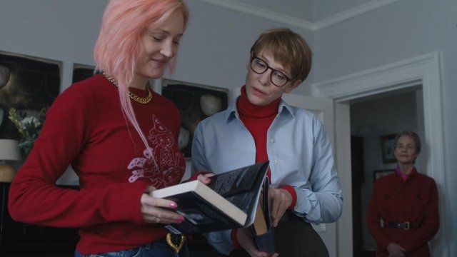 Venezia 2025, vince a sorpresa Jim Jarmush. Il mondo del Cinema si schiera al fianco del popolo palestinese - father mother sister brother - Gay.it