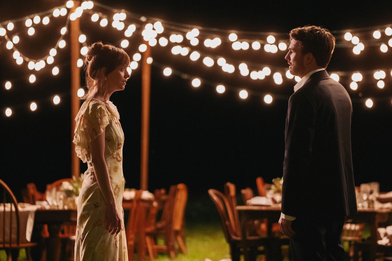 Material Love, arriva al Cinema il triangolo d'amore tra Dakota Johnson, Chris Evans e Pedro Pascal - https cdn.sanity.io images xq1bjtf4 production ff8ab26cbcf7011d9851b8f8a0bd2b7bf7f5fddc 6000x4000 1 - Gay.it