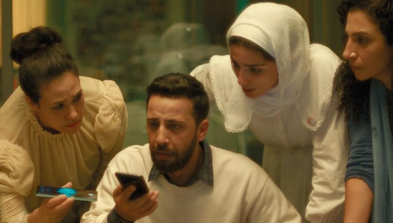Venezia 2025, vince a sorpresa Jim Jarmush. Il mondo del Cinema si schiera al fianco del popolo palestinese - the voice of hind rajab - Gay.it