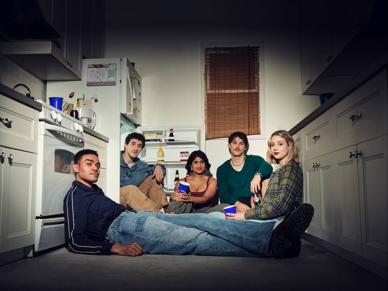 Adults 2 si farà, ufficiale il rinnovo della serie FX in Italia arrivata su Disney+ - 01 KITCHEN HORIZONTAL 3159 - Gay.it