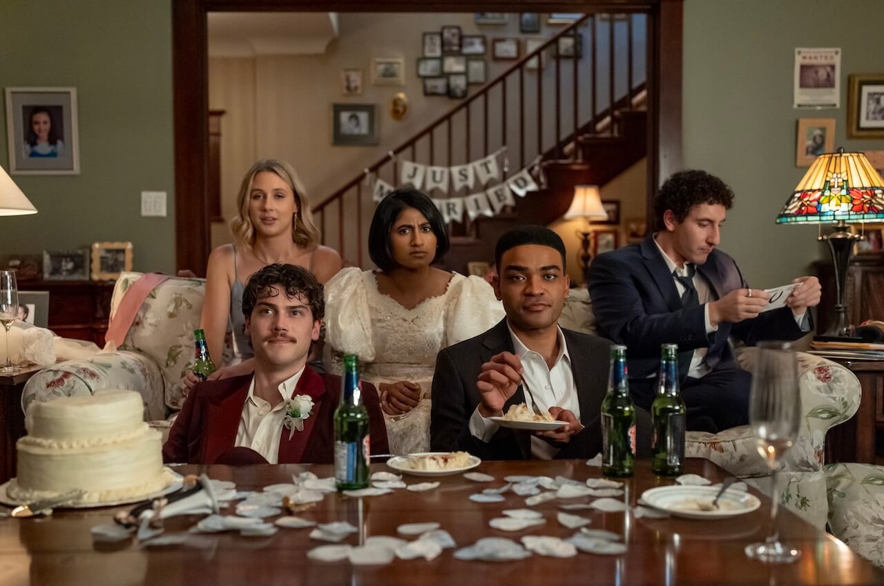 Adults 2 si farà, ufficiale il rinnovo della serie FX in Italia arrivata su Disney+ - ADULTS 108 4 04482r - Gay.it