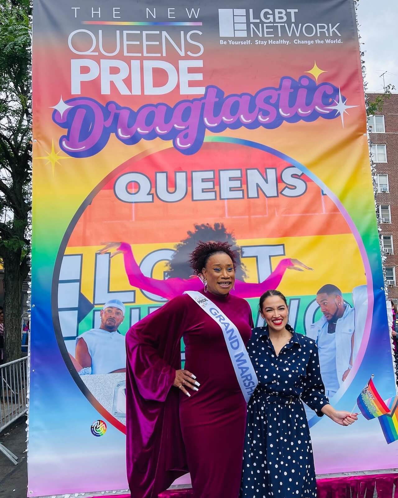 Alexandria Ocasio-Cortez e il potente messaggio a sostegno della comunità trans (VIDEO) - Alexandria Ocasio Cortez al Pride - Gay.it