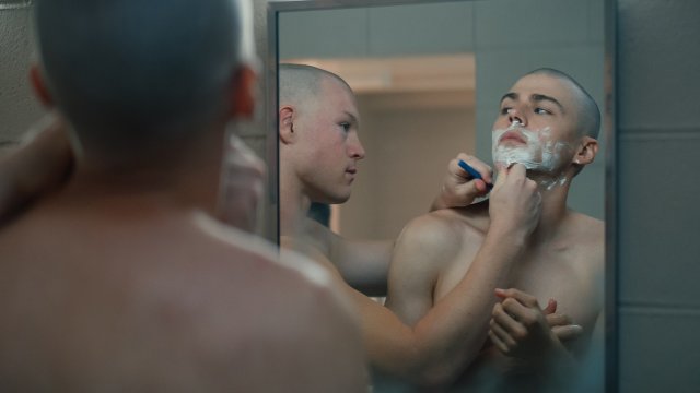 Boots cancellata, parla Miles Heizer: "Sono deluso, ma non dimenticherò mai il Pentagono che mi definisce spazzatura woke" - Boots u S1 E1 00 19 41 06 R - Gay.it
