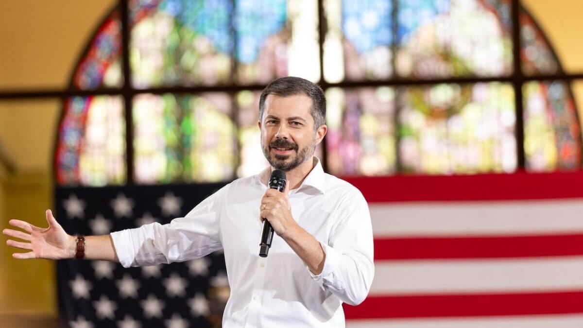 Pete Buttigieg e la possibile candidatura alle elezioni del 2028: “Se mi riservate un posto, ci sarò” (VIDEO)