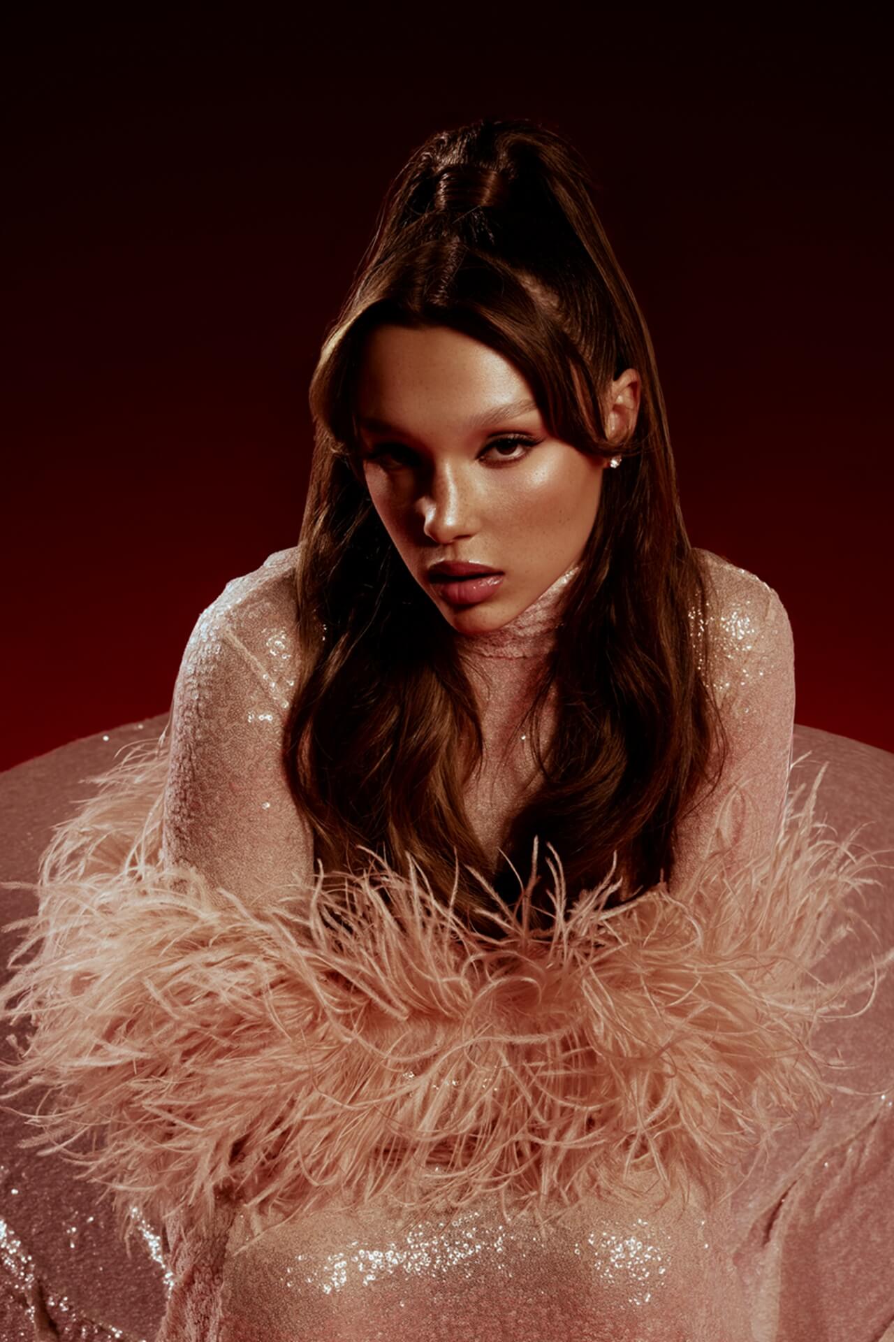 Sarah Toscano in "Met Gala"