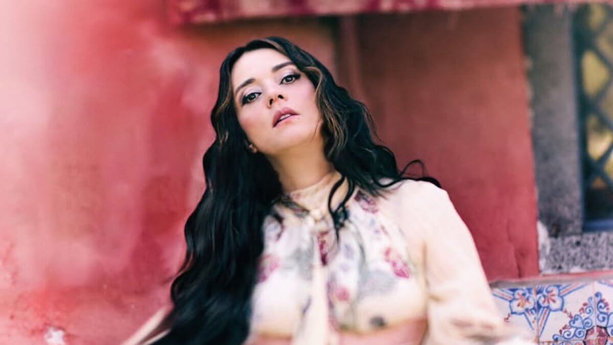 Carmen Consoli, bentornata Cantantessa: “Amuri luci” è il nuovo album fuori il 3 ottobre, duetti con Mahmood e Jovanotti – TRACKLIST