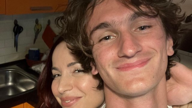Andrea Delogu insieme al fratello minore Evan Delogu