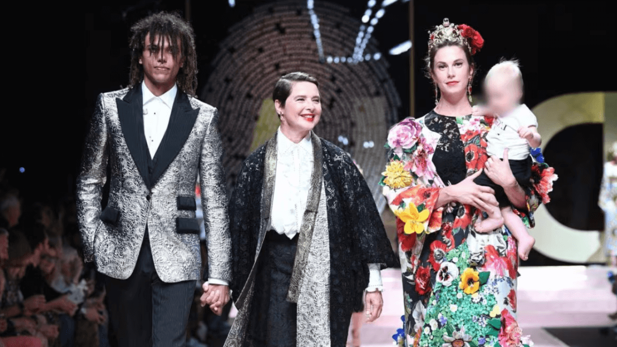 Isabella Rossellini con i figli Elettra e Roberto