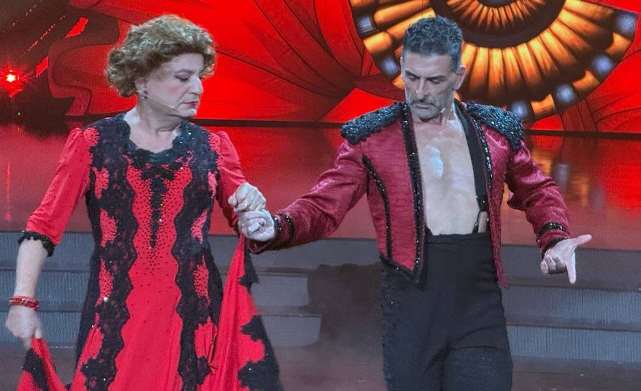La Signora Coriandoli a Ballando con le Stelle 2025 con Simone Di Pasquale