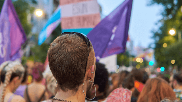 Persone trans e non binarie: limiti e opportunità della sentenza 143/2024