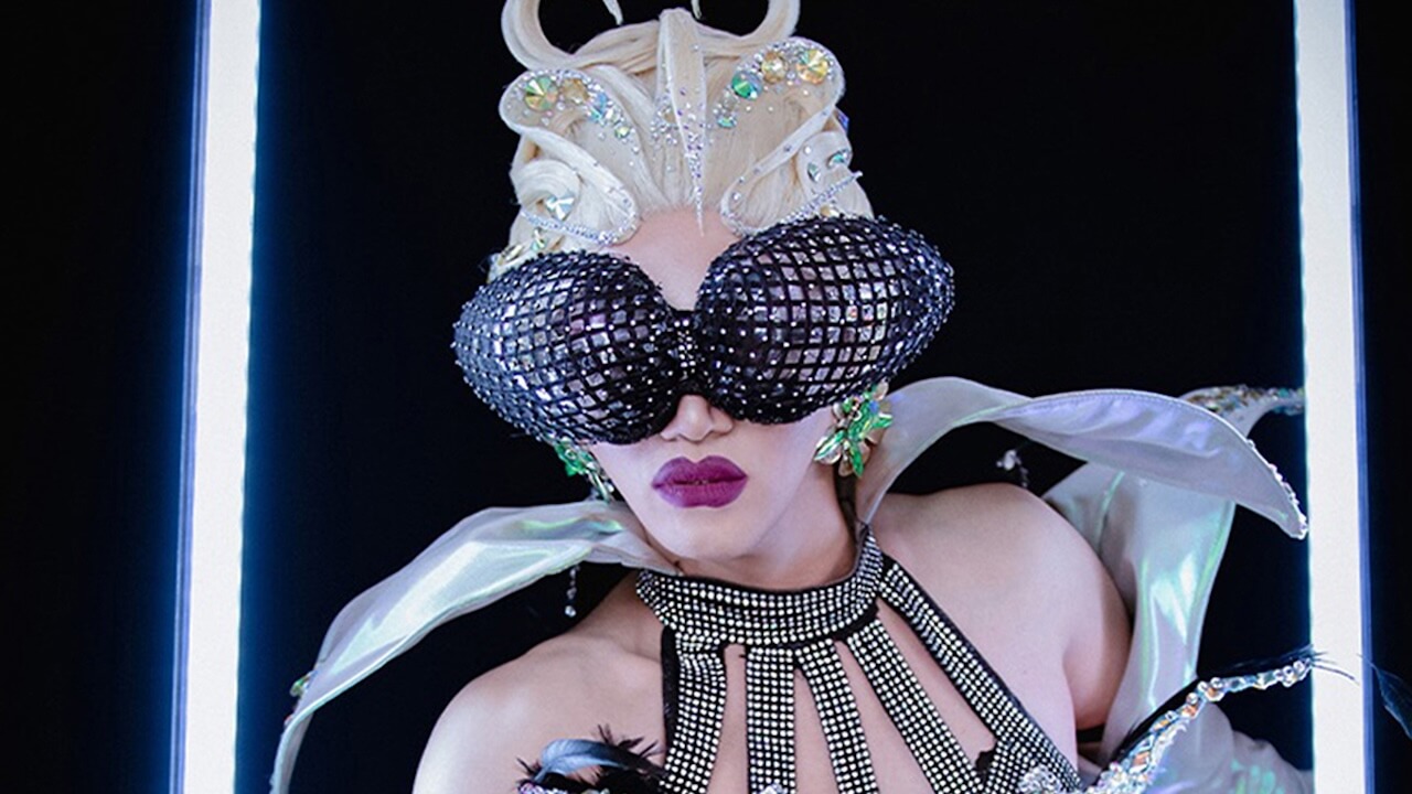 Drag Me Up – Queer Art Festival 2025, al via la 6a edizione. Oltre un mese di performing art queer - 1200x675 DIAMOND DUST - Gay.it