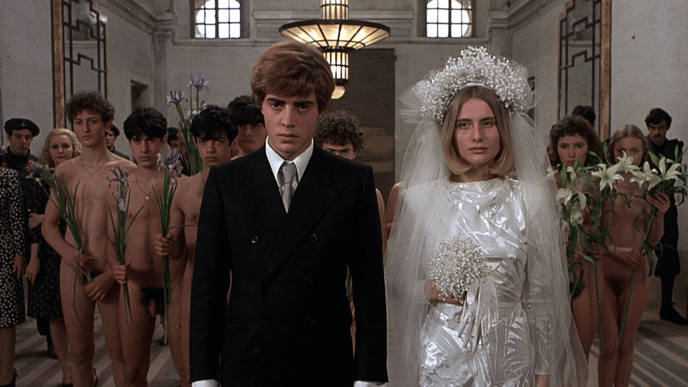 Una scena del film di Pier Paolo Pasolini "Salò o le 120 giornate di Sodoma" sulla violenza ossessivamente sessuale e repressiva della cultura fascista.
