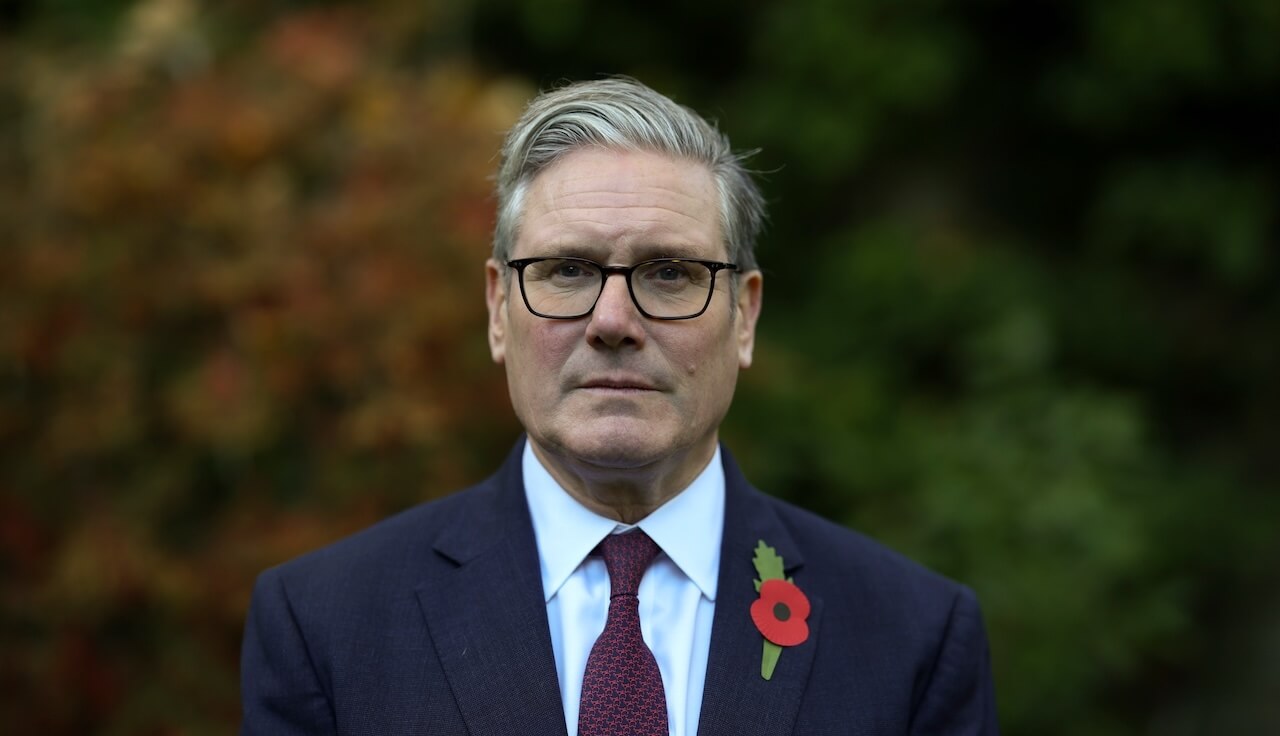 Da Elisabetta II a Carlo III, il governo britannico promette per la 5a volta in 8 anni il divieto alle teorie riparative (VIDEO) - Keir Starmer - Gay.it