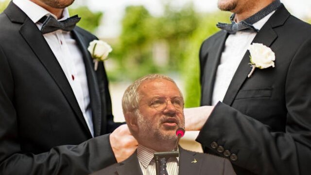 Lega, il senatore Borghi vuole togliere la reversibilità per le pensioni alle unioni civili - Lega il senatore Borghi vuole togliere la reversibilita per le pensioni alle unioni civili - Gay.it