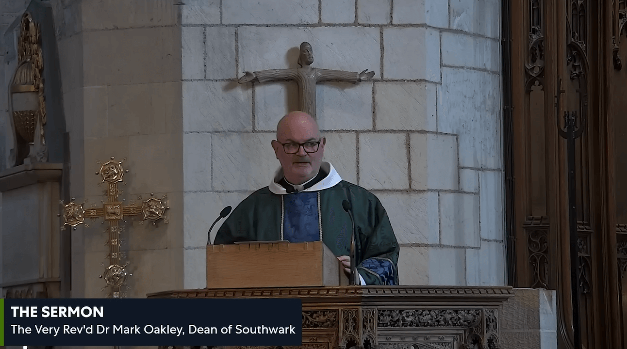 Mark Oakley, il sermone del sacerdote gay scuote la Chiesa d’Inghilterra: “È ancora omofoba” (VIDEO)