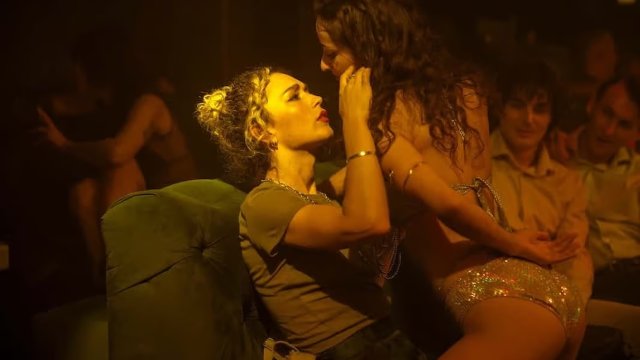 Maya & Samar, la regista Anita Doron del film lesbo "scioccata" dal divieto USA ai minori di 17 anni - Maya Samar - Gay.it