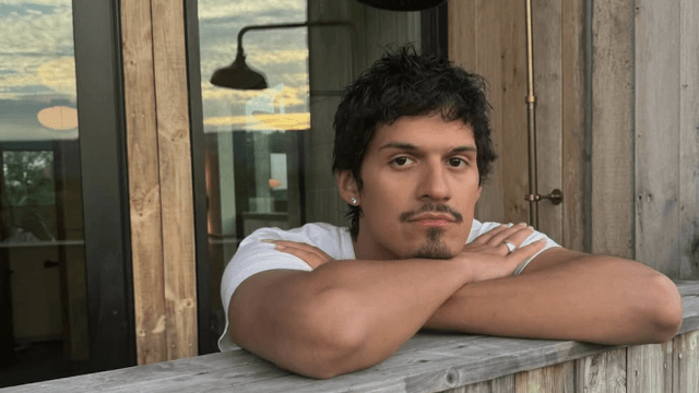 Omar Apollo e l'ex fidanzato: "L'ho implorato" di tornare "per due anni" - Omar Apollo - Gay.it
