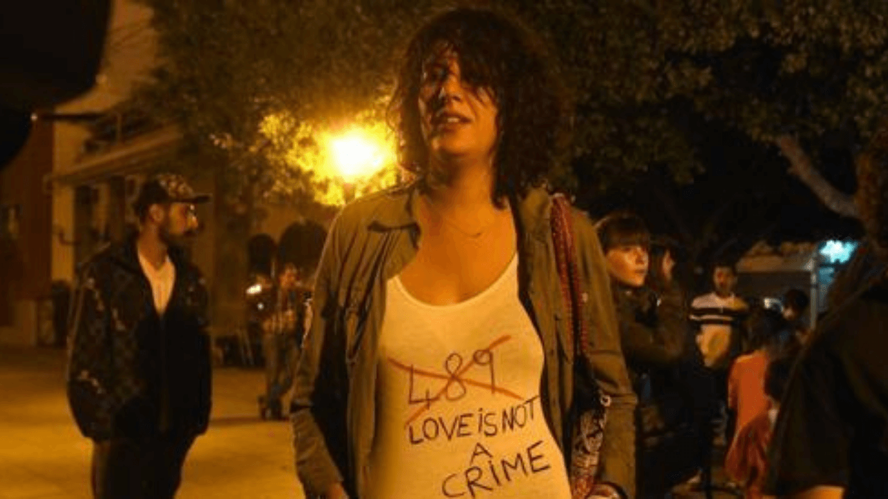 Marocco, la vita nascosta della comunità LGBTQ+ tra paura, codici e resistenza: “Quattro mesi di carcere per un bacio” - marocco - Gay.it