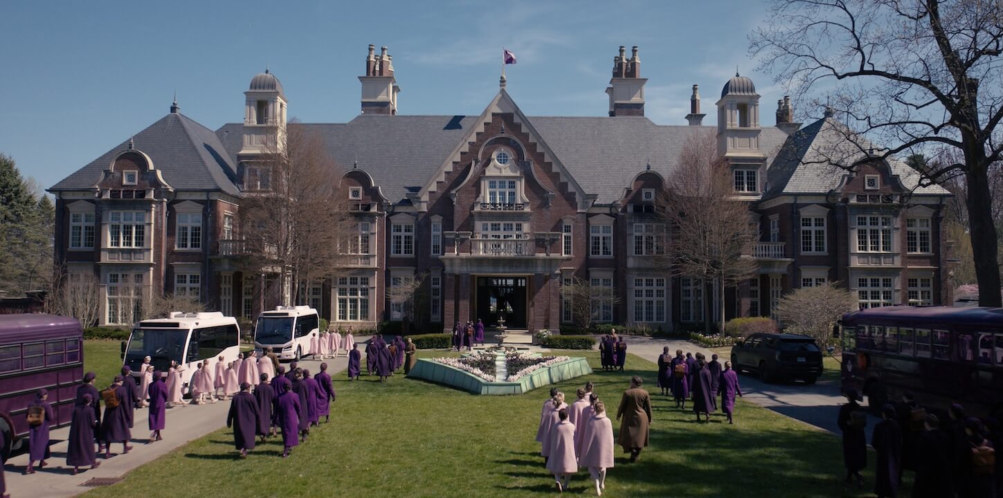 The Testaments, si torna a Gilead nella serie sequel di The Handmaid’s Tale. Le prime immagini ufficiali - 180165 4.29.1 - Gay.it