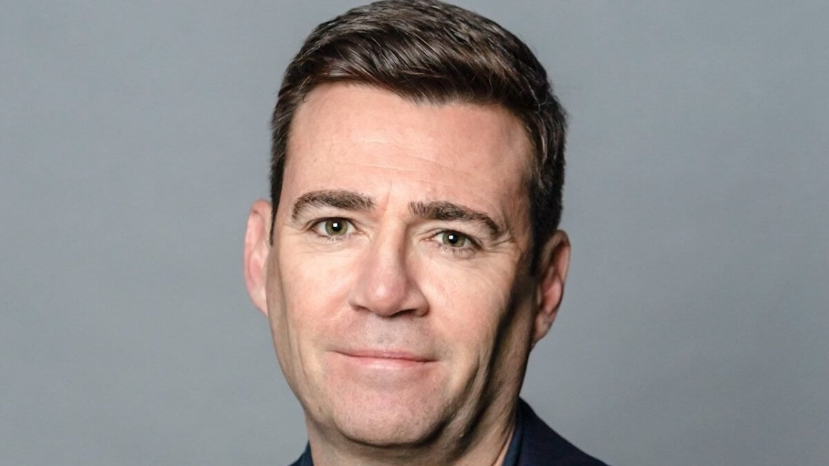Andy Burnham, il sindaco di Manchester chiese scusa per la storica persecuzione omofoba della polizia