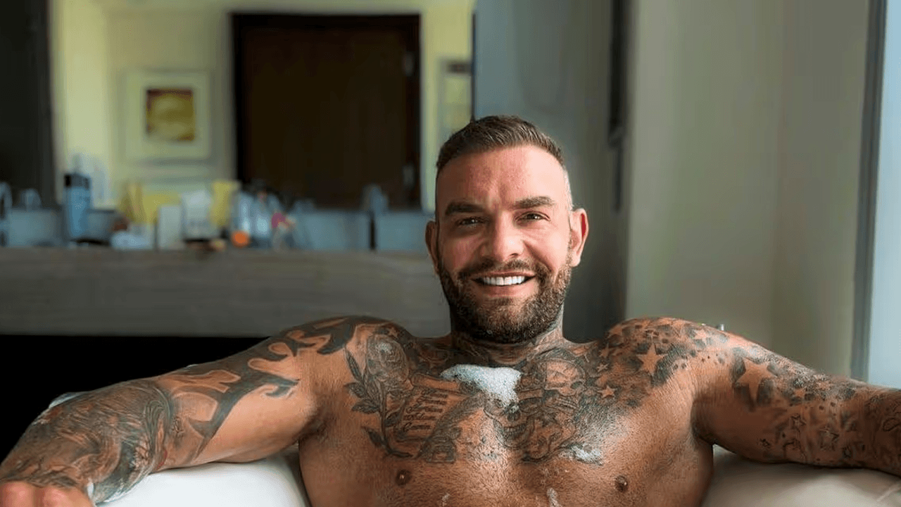 18 creator etero che fanno contenuti gay su OnlyFans - Andy Lee creator onlyfans etero contenuti gay - Gay.it