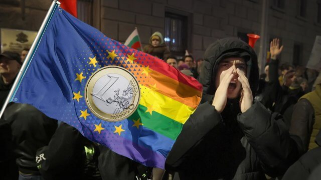 La Bulgaria adotta l'euro nonostante la legge che vieta la "propaganda LGBT" - Bulgaria LGBT euro - Gay.it