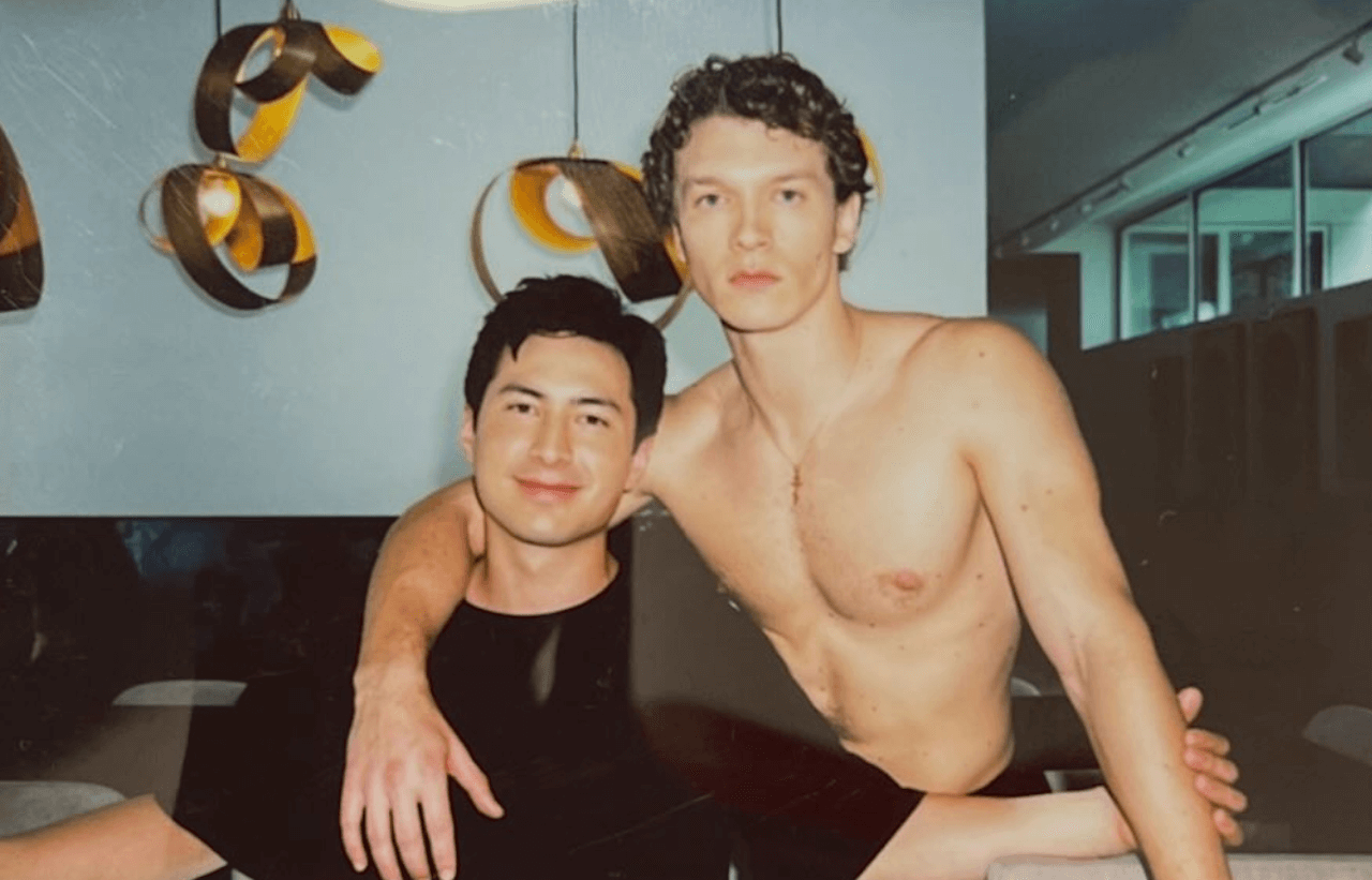 Heated Rivalry, tuttə pazzə della serie con i due hockeisty queer: fan sbalorditi dalle esplicite scene di sesso (VIDEO) - Heated Rivalry la serie - Gay.it