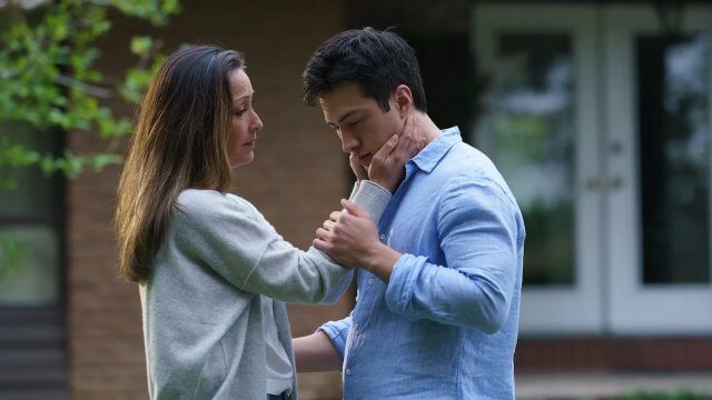 Heated Rivalry, Christina Chang tra sceneggiature "softcore" e il crescere figli queer: "Vanno amati e protetti" - HeatedRivalry finale postmortem Shane mom - Gay.it