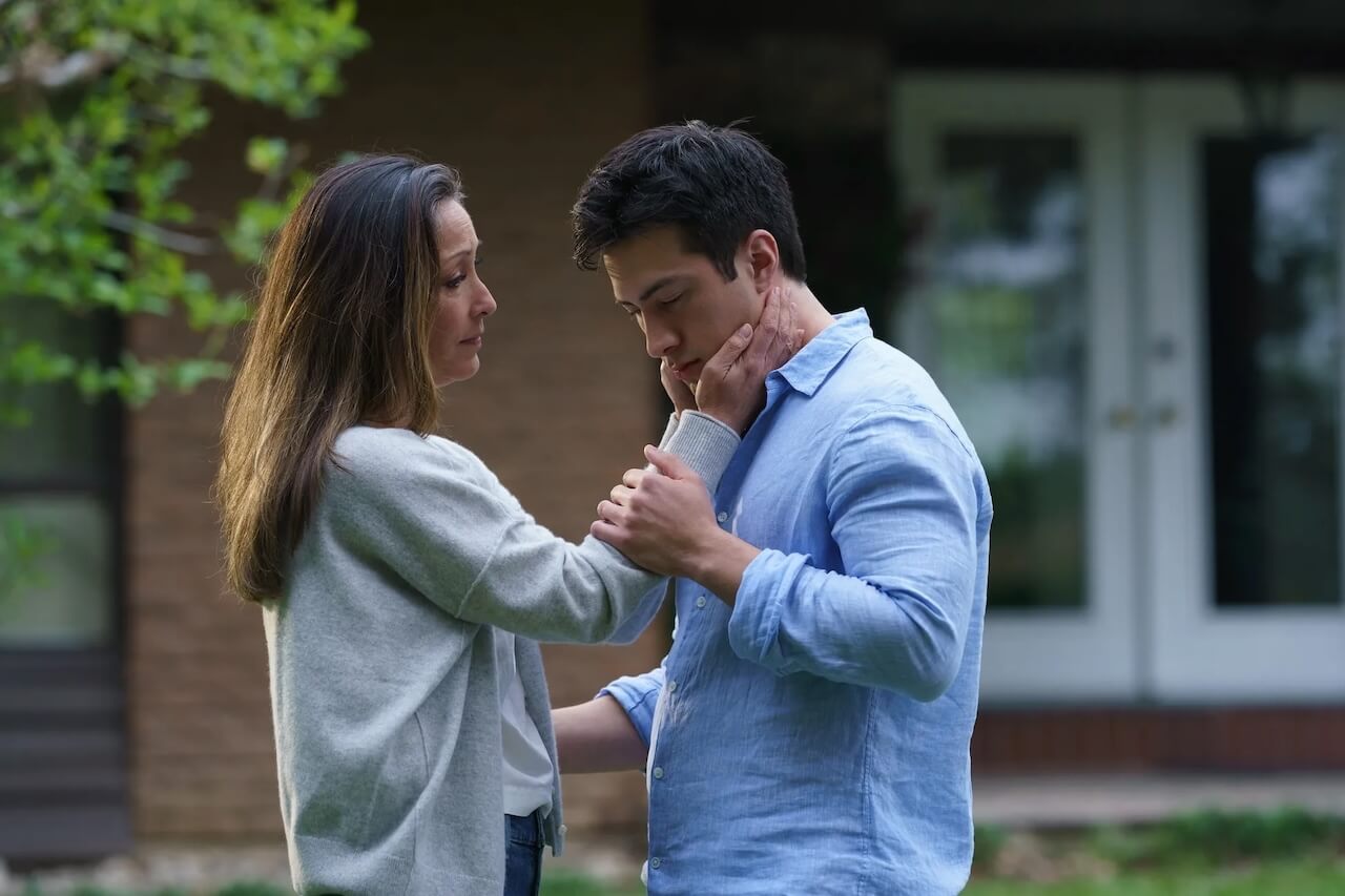 Heated Rivalry, l'emozionante e romantico finale di stagione travolge i fan di Shane e Ilya (SPOILER) - HeatedRivalry finale postmortem Shane mom - Gay.it