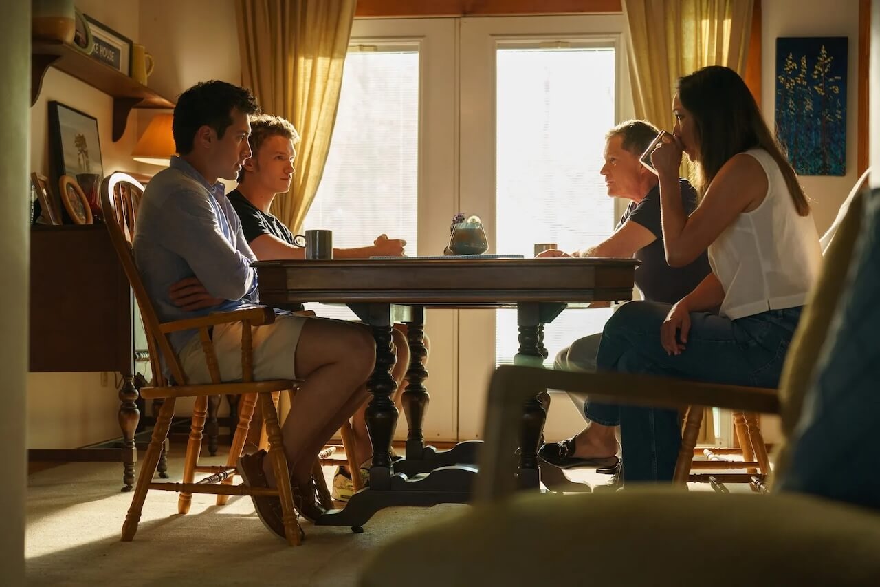 Heated Rivalry, l'emozionante e romantico finale di stagione travolge i fan di Shane e Ilya (SPOILER) - HeatedRivalry finale postmortem dinnertable - Gay.it