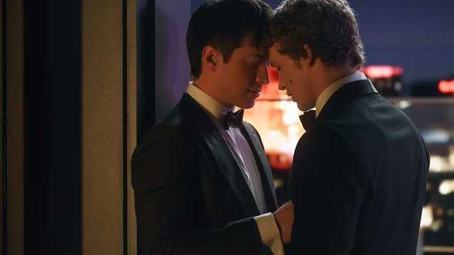 Heated Rivalry, c’è la data di uscita in Italia: e in Russia è boom - Hudson Williams in Heated Rivalry 112 - Gay.it