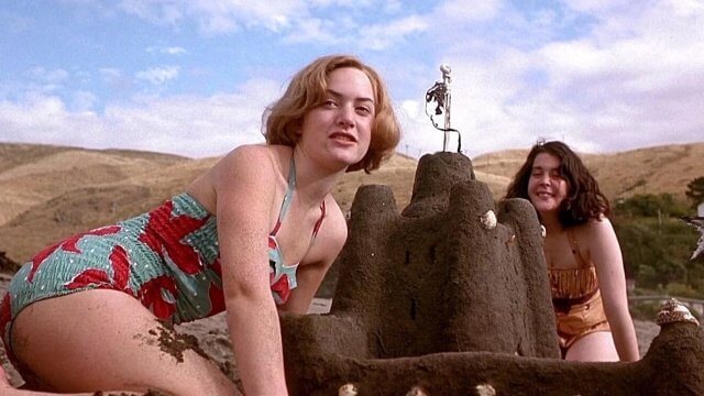 Kate Winslet e il suo passato bisessuale: "Le mie prime esperienze intime con le ragazze" - Kate Winslet Heavenly Creatures - Gay.it