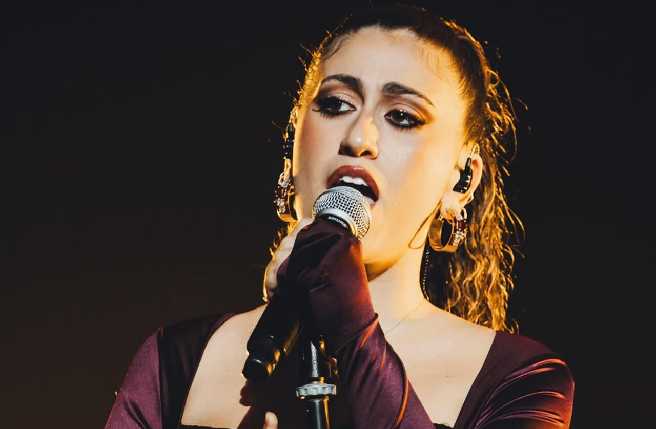 Chi è Delia di X Factor 2025: carriera, influenze musicali e il suo percorso nel talent show