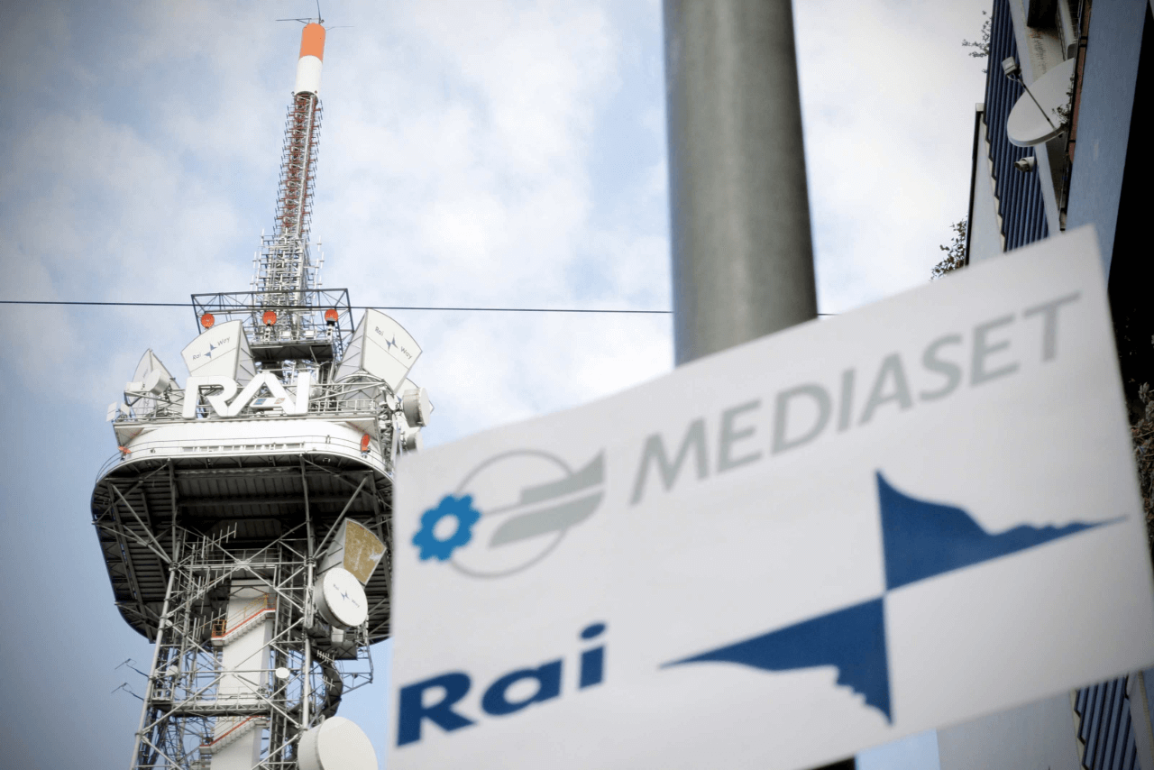 Palinsesti Rai e Mediaset 2026, i programmi TV che vedremo: C’è posta per te, GF Vip, Isola e Conti-Carlucci in pole position