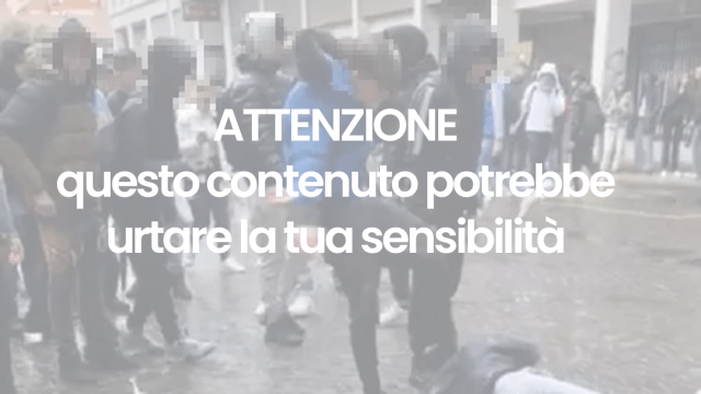 10 contro 4 a Treviso: una gang di ragazzini avrebbe pestato selvaggiamente alcune persone. L'aggressione sarebbe a sfondo omofobico.