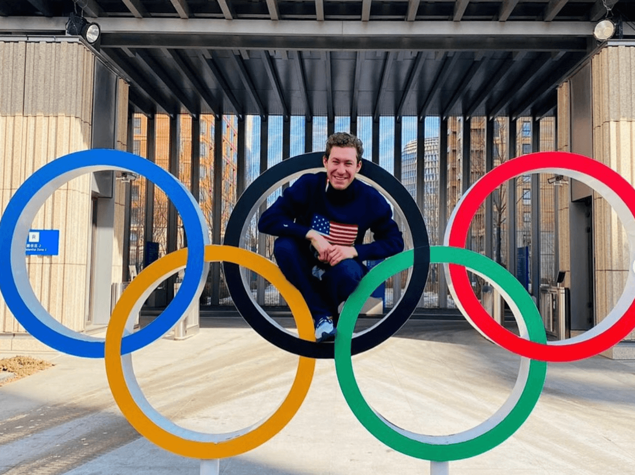 Milano Cortina 2026, il pattinatore gay dichiarato Jason Brown insegue la sua 3a Olimpiade - Jason Brown 2 - Gay.it