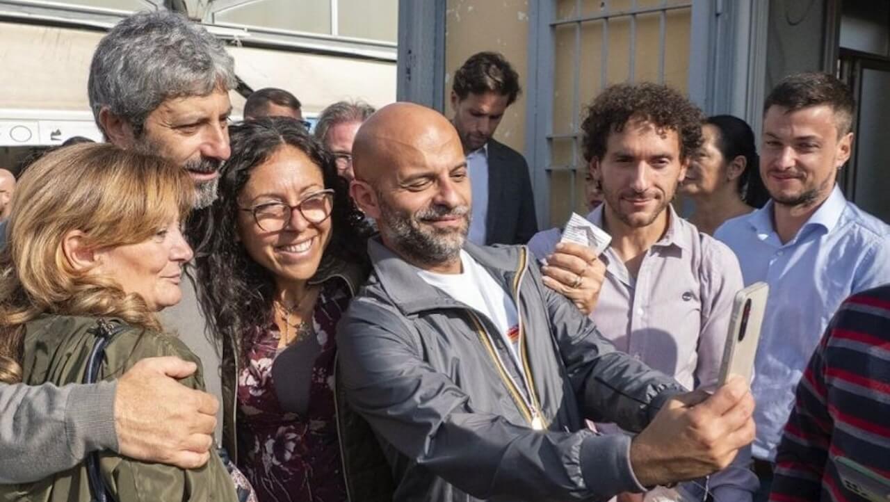 Campania, la Regione stanzia 2 milioni di euro per l’educazione affettiva in 346 scuole - Roberto Fico e Luca Trapanese - Gay.it