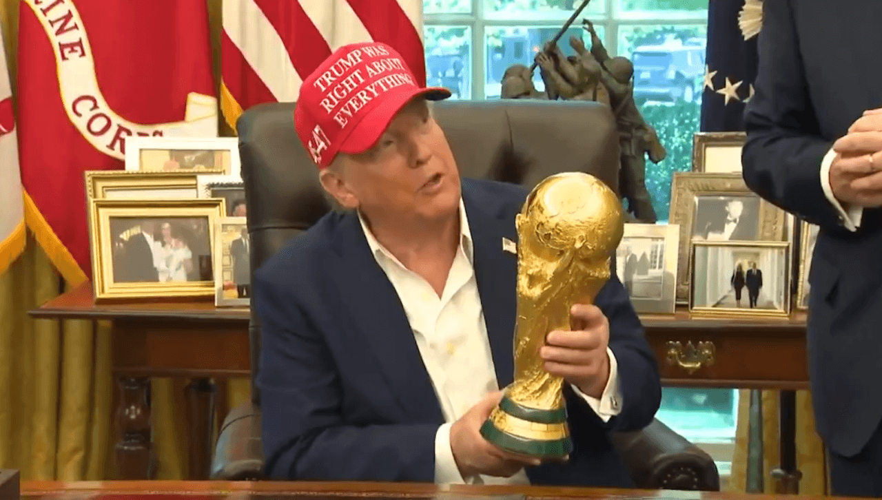 Allarme Mondiali di Calcio negli USA, cresce il boicottaggio dei tifosi LGBTQIA+ - Trump e i Mondiali USA 2026 - Gay.it