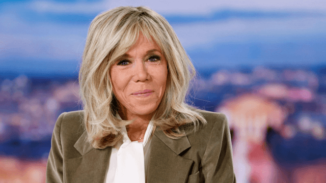 Brigitte Macron, dieci condanne per cyberbullismo transfobico: la Francia punisce odio e fake news online - brigitte macron - Gay.it