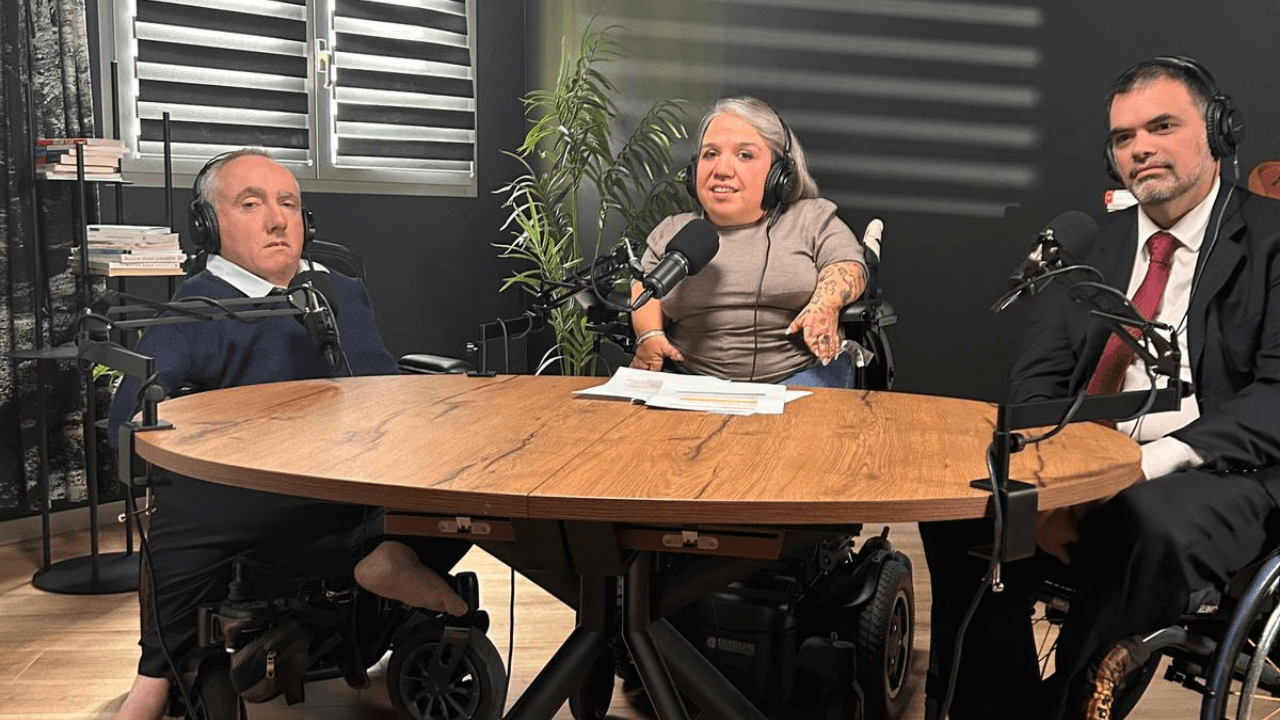 Corpi Politici, il podcast di Valentina Tomirotti sulla disabilità che intreccia diritti, corpi e battaglie civili - corpi politici - Gay.it