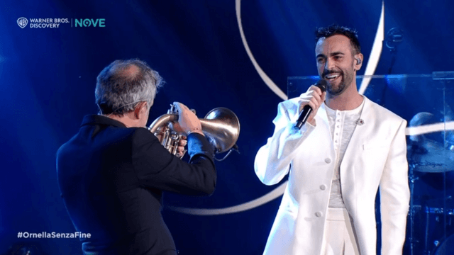 Mengoni omaggia Ornella Vanoni