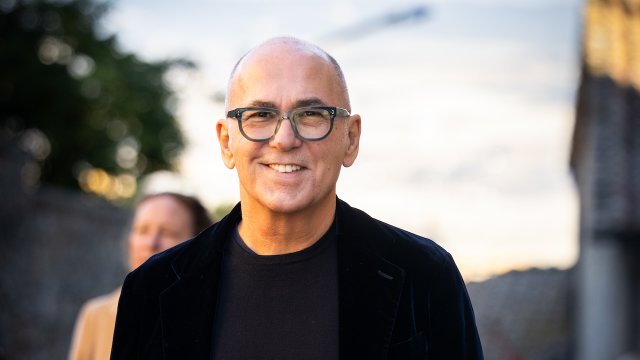 Nella gioia e nel dolore è il nuovo film di Ferzan Ozpetek, da Natale al Cinema - Ferzan Ozpetek phStefaniaCasellato 03 1 1 1 - Gay.it