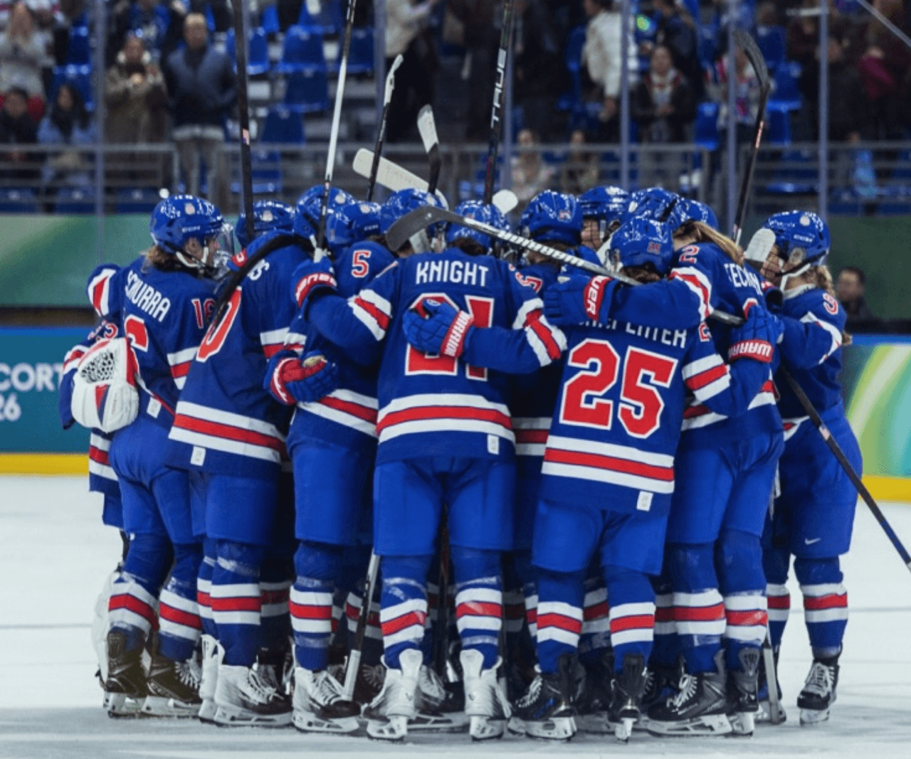 L'hockey femminile USA medaglia d'oro olimpica rifiuta l’invito di Trump al discorso sullo stato dell’Unione - HOCKEY FEMMINILE USA - Gay.it