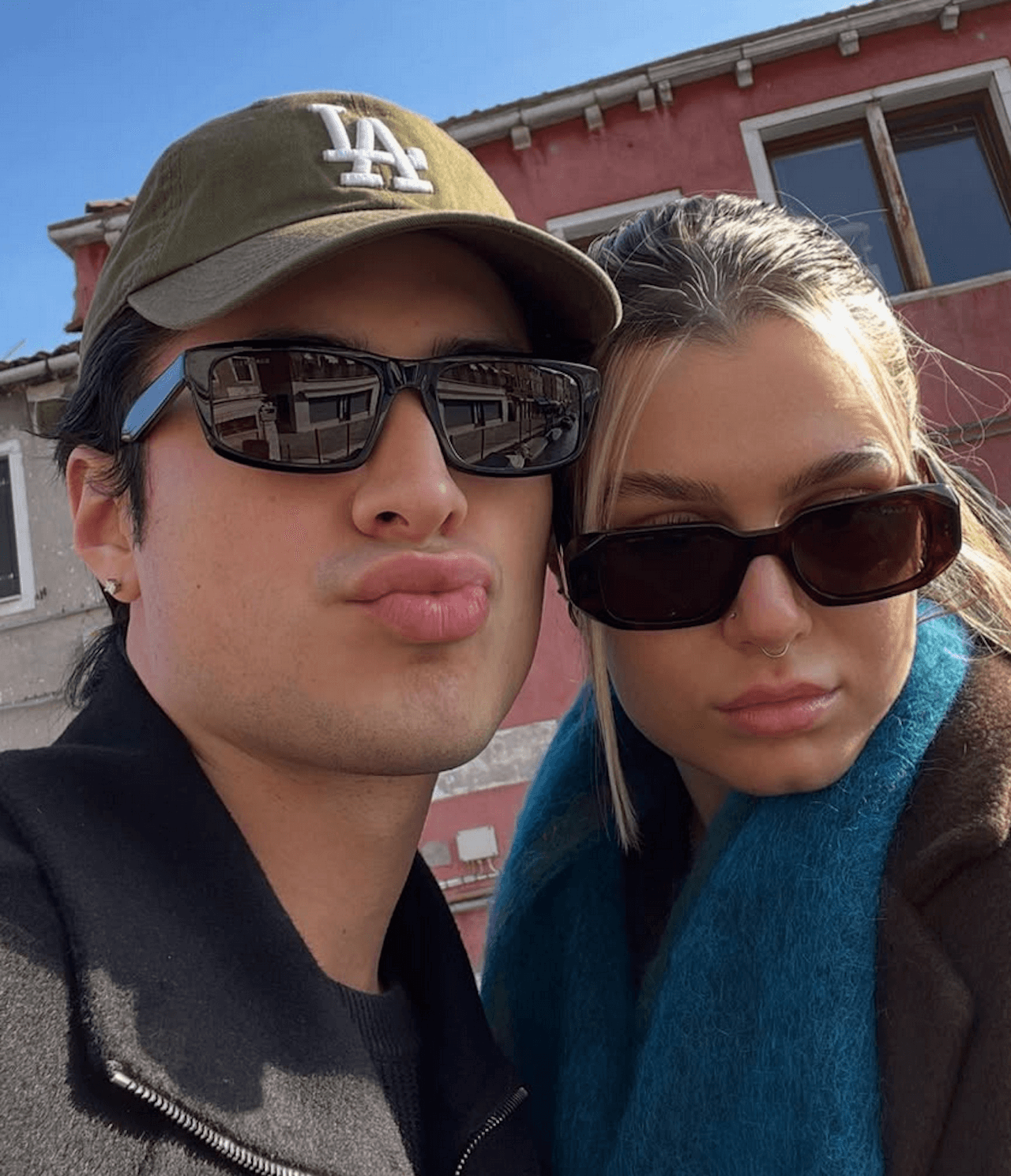 Heated Rivalry, Hudson Williams svela la sua fidanzata in un post social di San Valentino - Hudson Williams e la fidanzata - Gay.it