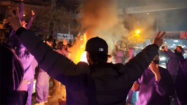 Iran, appello a Meloni dello studente gay bloccato dal regime: "Più di 30.000 morti" - Iran Studente Gay Torino appello Governo Meloni - Gay.it